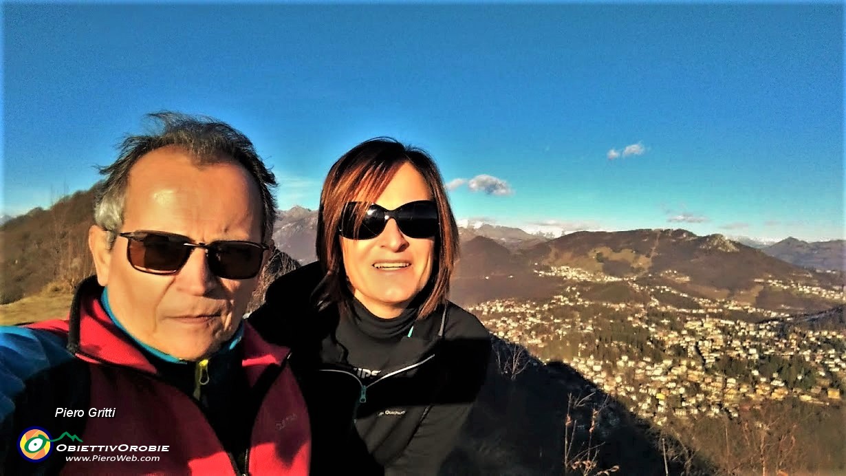 54 Vista verso Selvino e i suoi monti.jpg